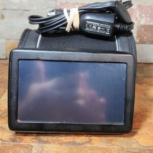 Tom-Tom Car (GPS) Model : N14644- 6"• Included-Charger , GPS - Black Travel Case